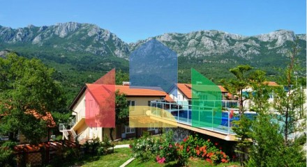 Квартира с участком в комплексе с бассейном
