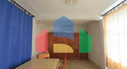 Двухэтажный дом в Белиси с просторным двором