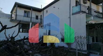 Два дома с участком