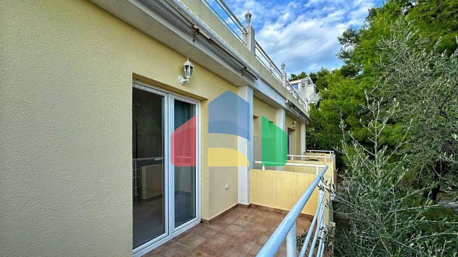 Продается очаровательный отель в живописном городе Бар