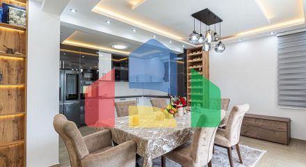 Люксовая трехэтажная вилла с большим двором