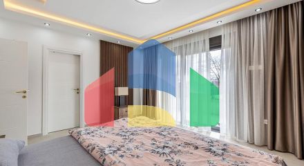 Люксовая трехэтажная вилла с большим двором