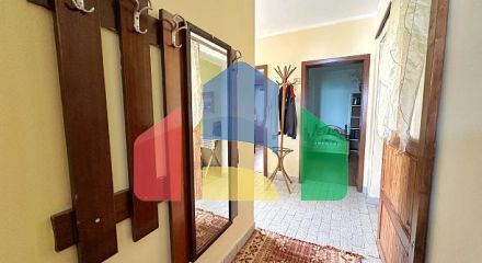 Трёхэтажный дом с видом на море в Заградже