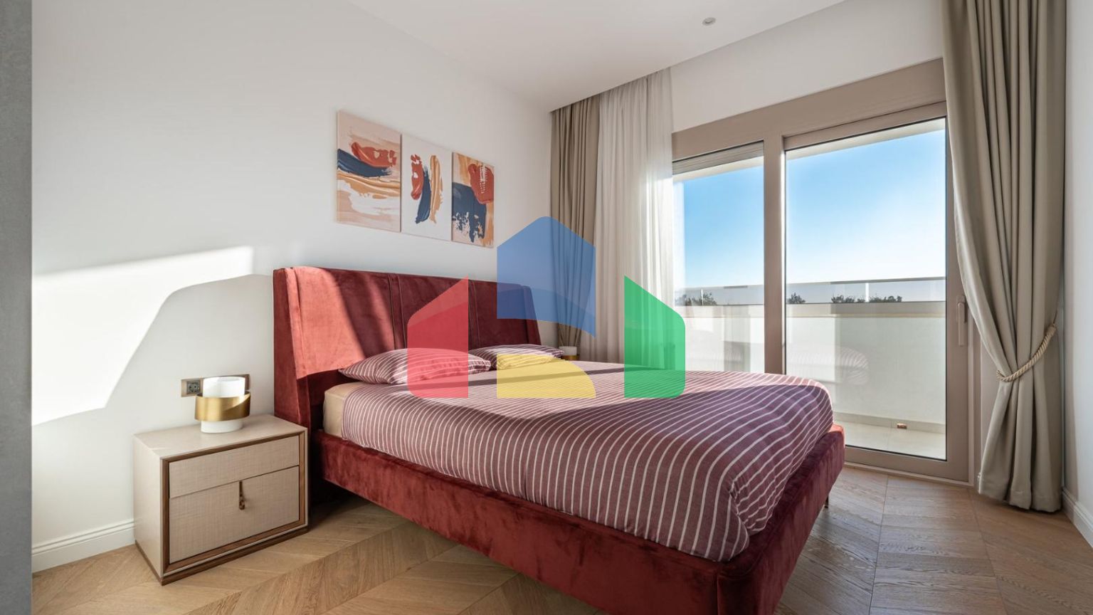 Вилла в Кримовице с 4 спальнями и бассейном с видом на море.