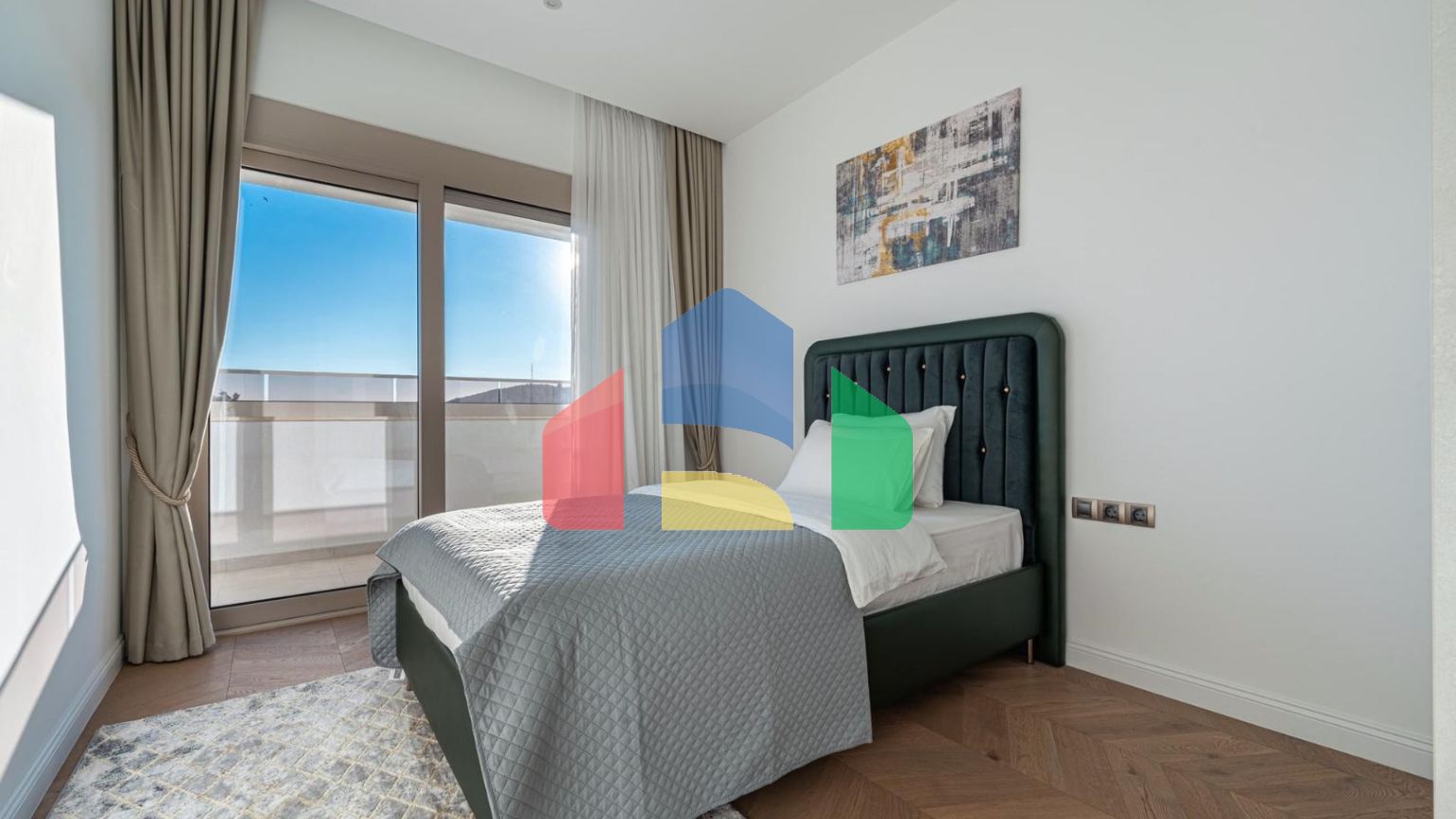 Вилла в Кримовице с 4 спальнями и бассейном с видом на море.