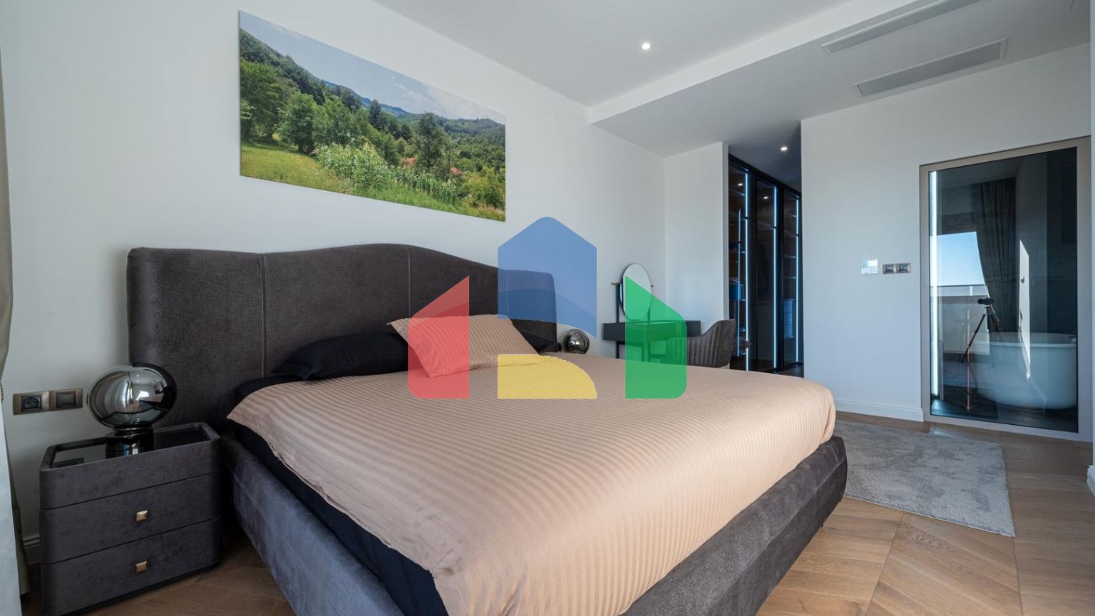 Вилла в Кримовице с 4 спальнями и бассейном с видом на море.