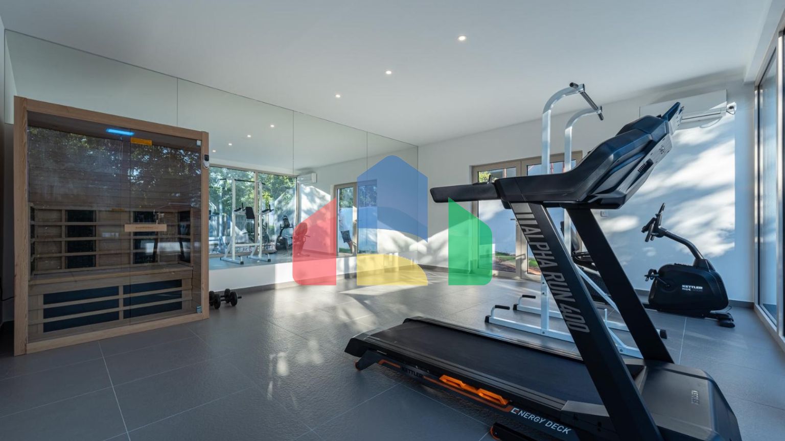 Вилла в Кримовице с 4 спальнями и бассейном с видом на море.