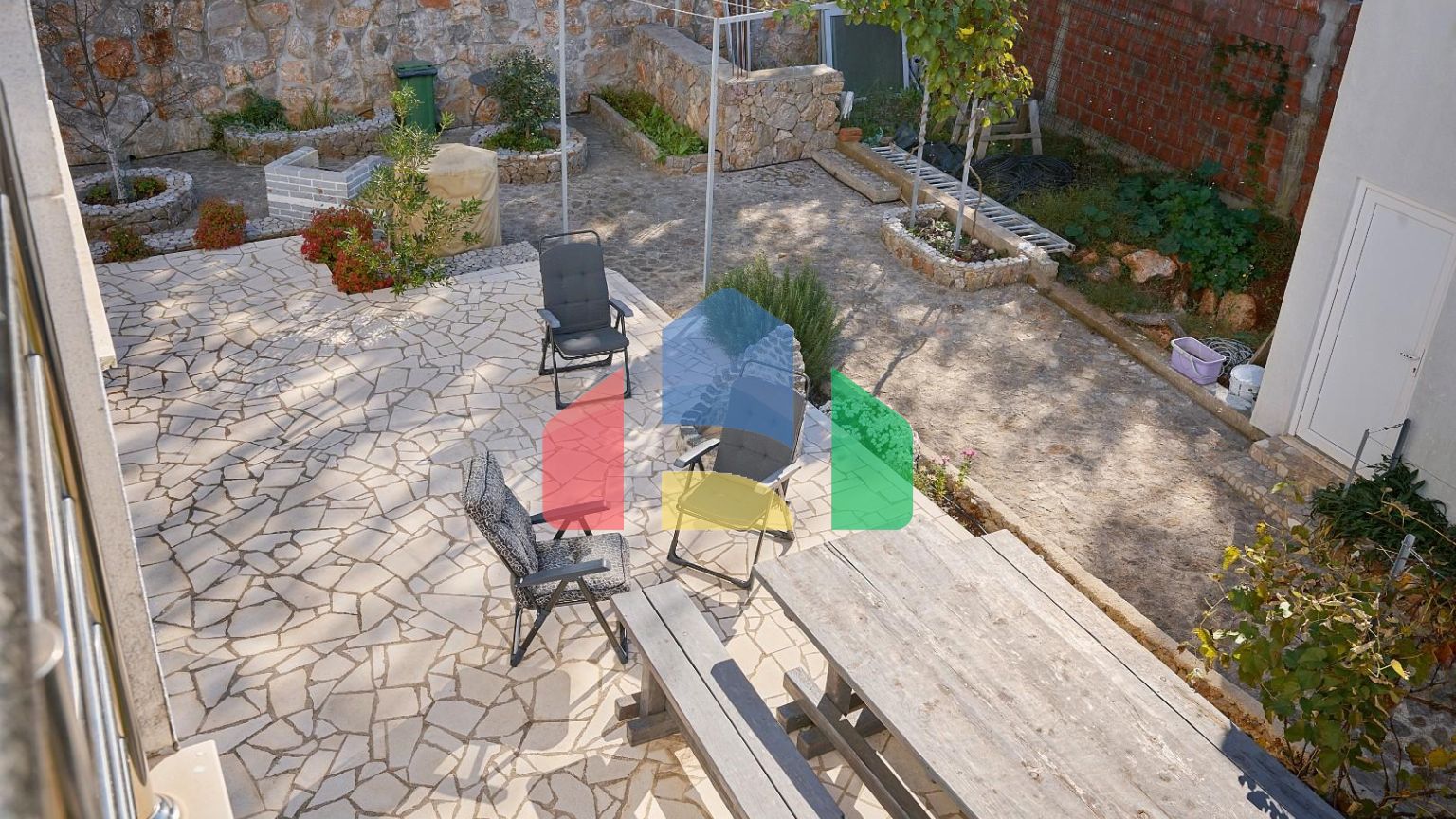 Продается современная дизайнерская вилла в Кримовицах