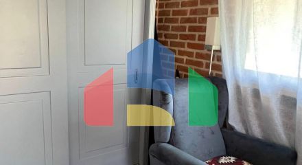 Продается уютный дом в живописном поселке Кримовица, всего в 8 км от Будвы.