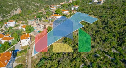 Урбанизированные участки рядом с морем в Герцег-Нови (4556 м² или по отдельности 2090 м² и 2466 м²) – Отличная инвестиционная возможность