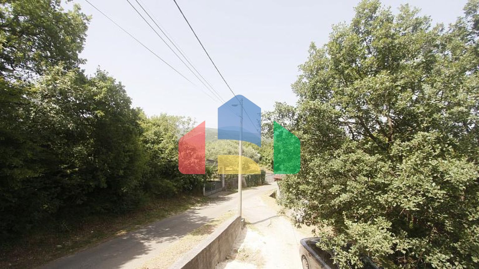 Дом с большим участком недалеко от Котора