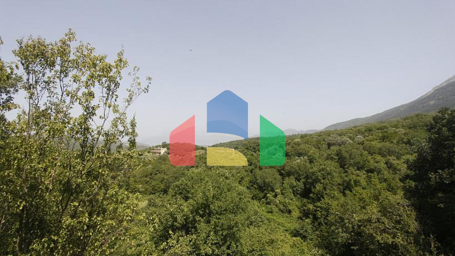 Дом с большим участком недалеко от Котора