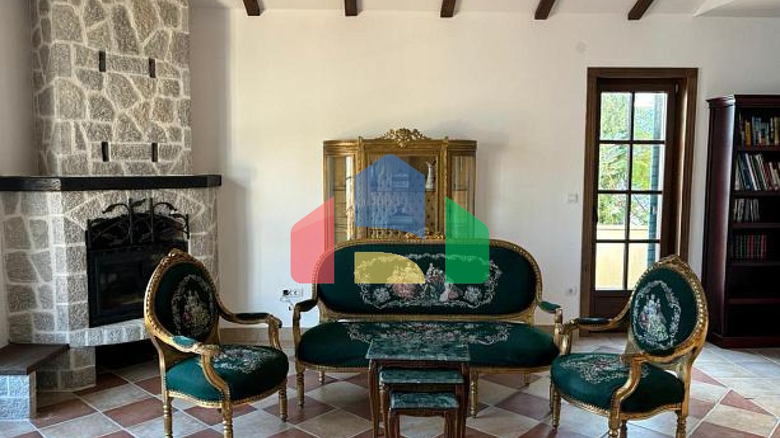 Великолепная вилла с камином на первой линии и видом на Боко-Которскую бухту