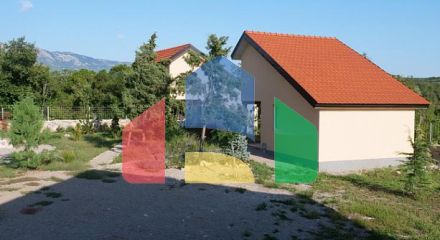 Продаются дома в Загоре на большом участке с бассейном Продаются дома в Загоре на большом участке с бассейном