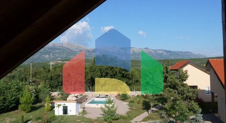 Продаются дома в Загоре на большом участке с бассейном Продаются дома в Загоре на большом участке с бассейном