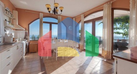 Luxurious villa with panoramic sea views and pool