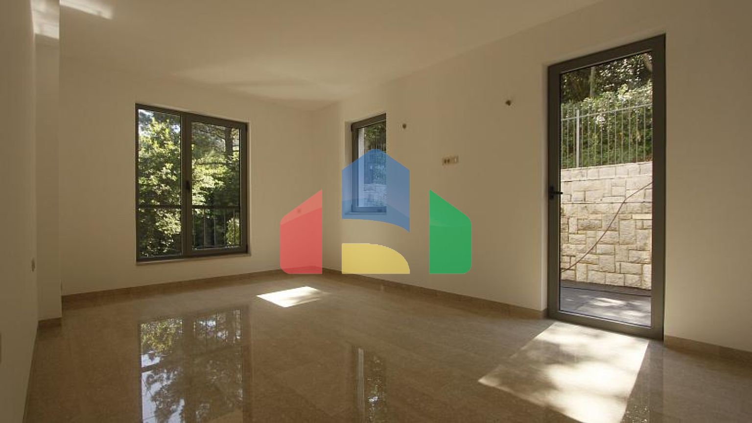 Новый дом на берегу моря в Муо Котор