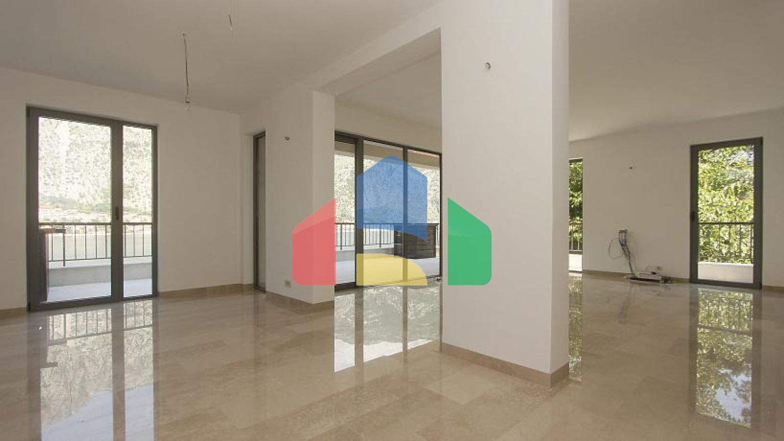 Новый дом на берегу моря в Муо Котор