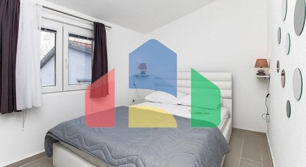 Два дома на первой линии от моря в Муо, Котор