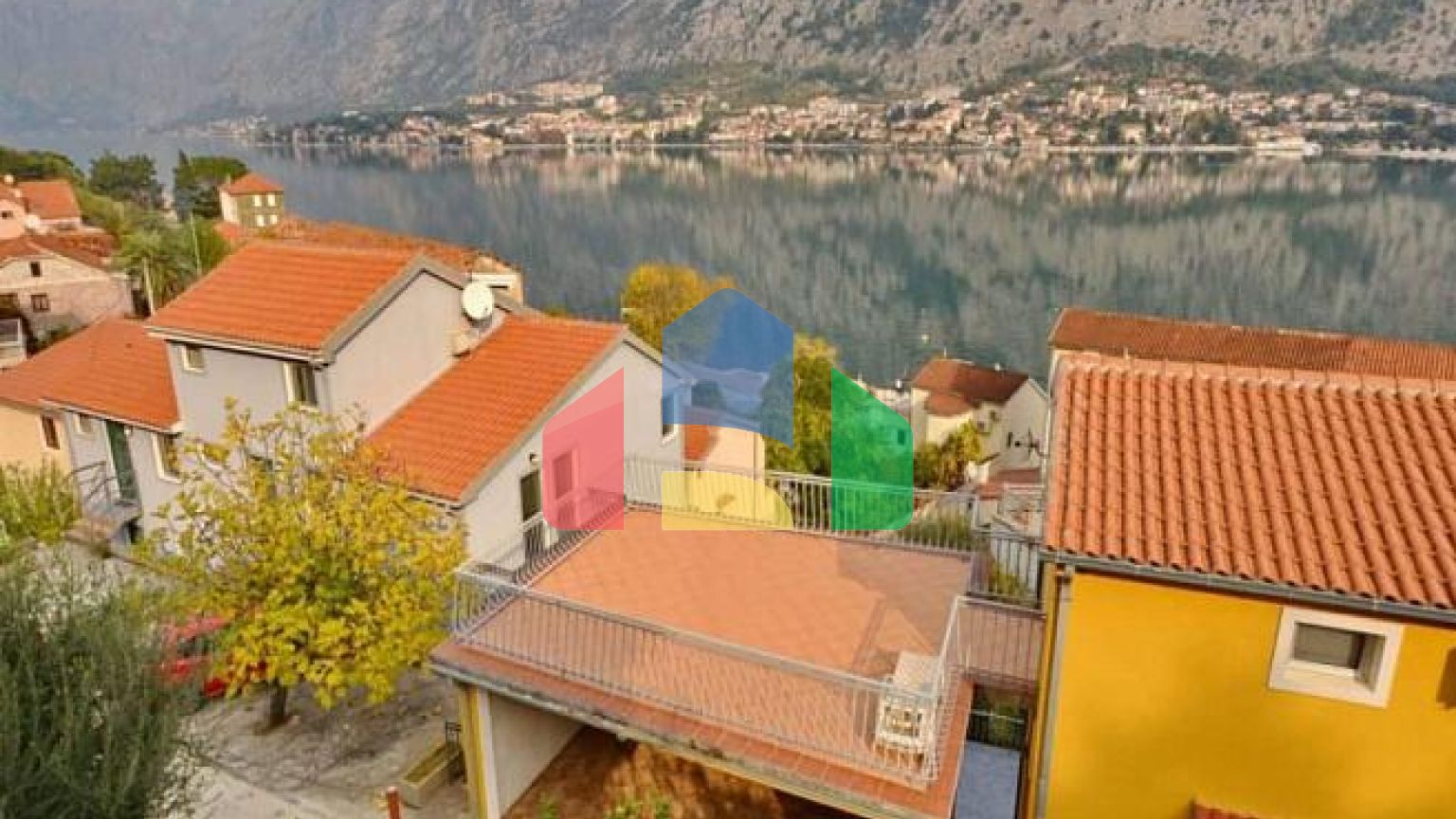 Просторная Вилла с панорамным видом на море в Муо