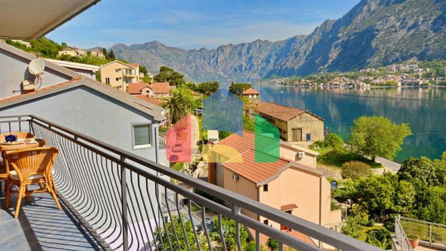 Просторная Вилла с панорамным видом на море в Муо