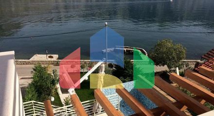 Современный дом в Столиве с бассейном Современный дом в Столиве с бассейном