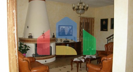 Three-story house in Kavac with a beautiful view of the sea