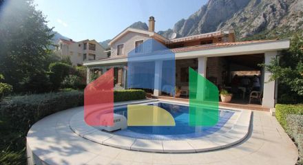 Вилла с бассейном в Ораховац