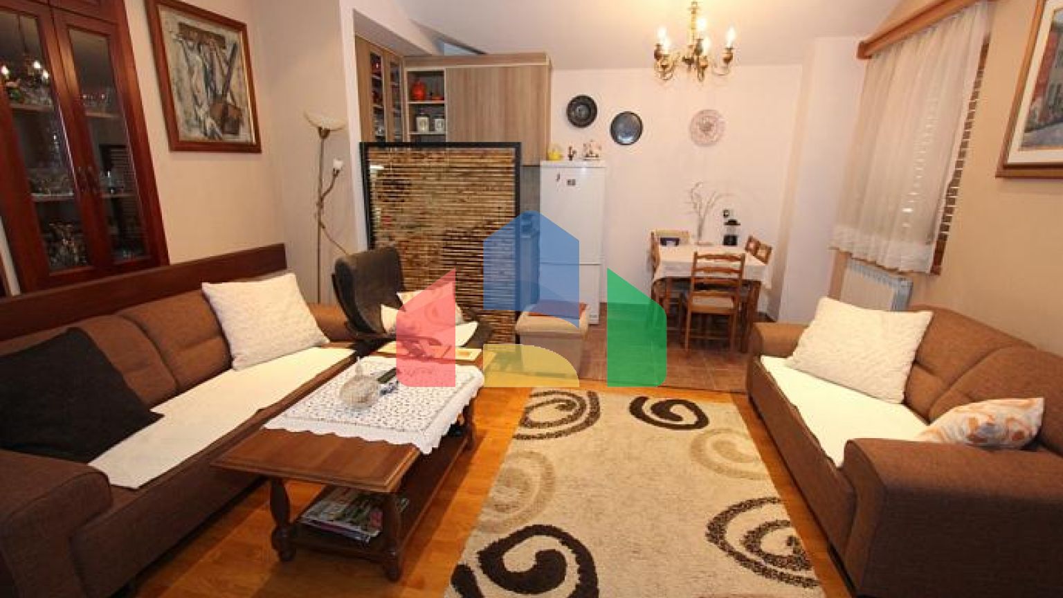 Вилла с бассейном в Ораховац