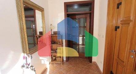 Вилла с бассейном в Ораховац