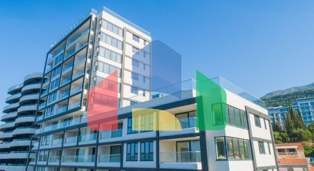 Квартира в новом комплексе на 1 линии в Рафаиловичи Квартира в новом комплексе на 1 линии в Рафаиловичи