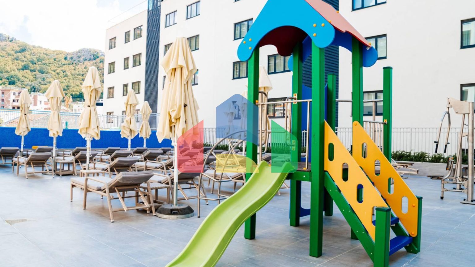 Квартира в новом комплексе на 1 линии в Рафаиловичи