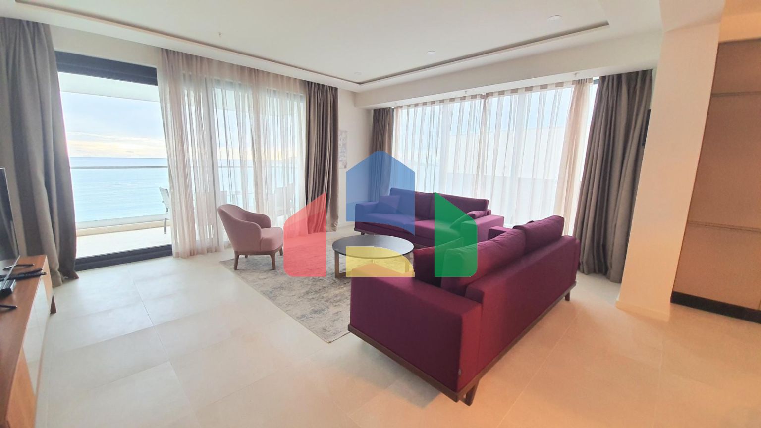 Квартира в новом комплексе на 1 линии в Рафаиловичи