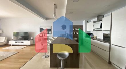 Apartment with 3 bedrooms on the 1st line of the sea in Rafailovici