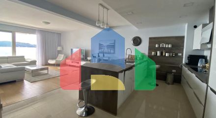 Apartment with 3 bedrooms on the 1st line of the sea in Rafailovici