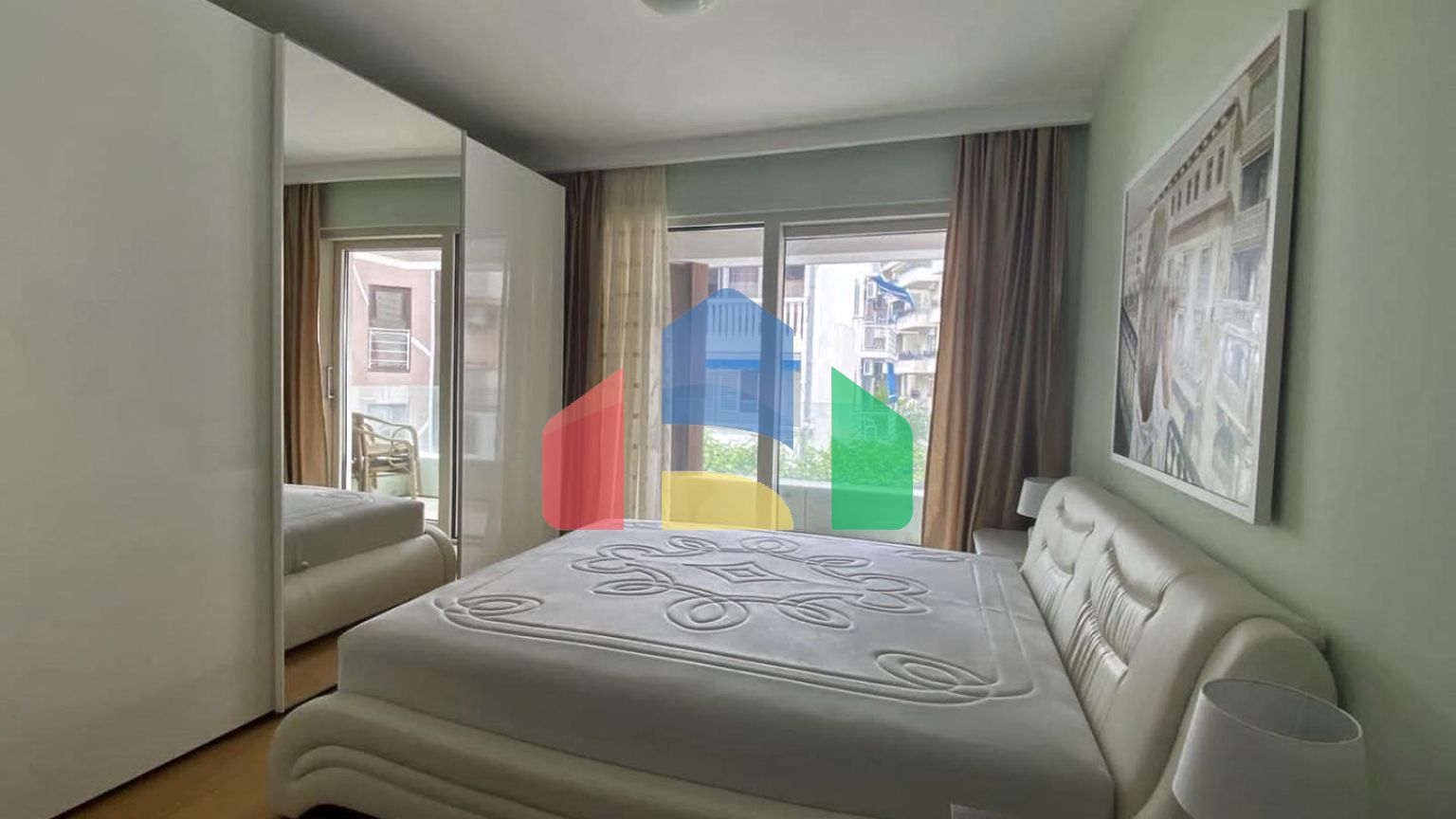 Кватира с 3 спальнями на 1 линии моря в Рафаиловичи