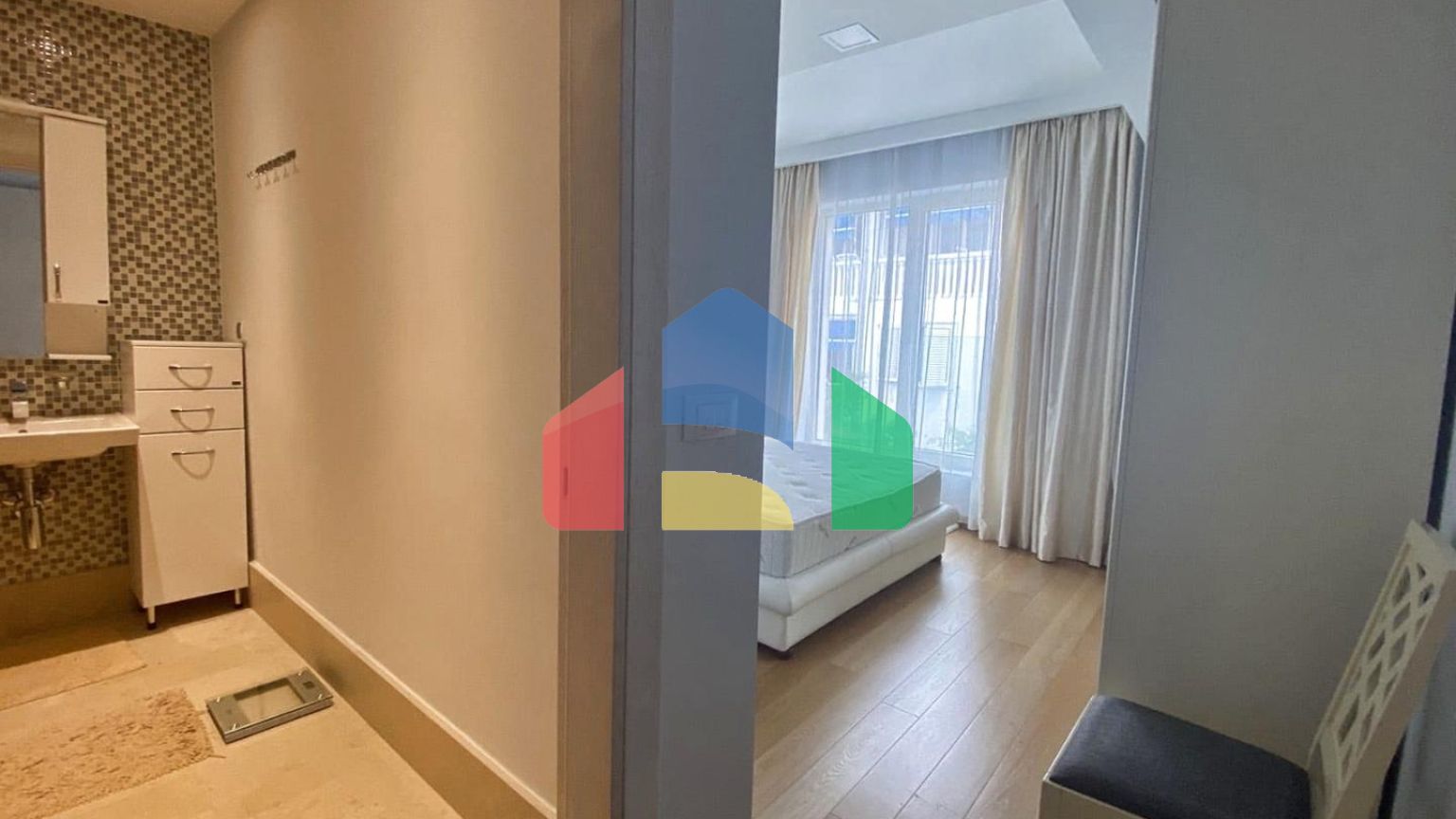 Кватира с 3 спальнями на 1 линии моря в Рафаиловичи