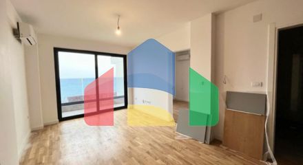 Apartment near the beach in Rafailovici