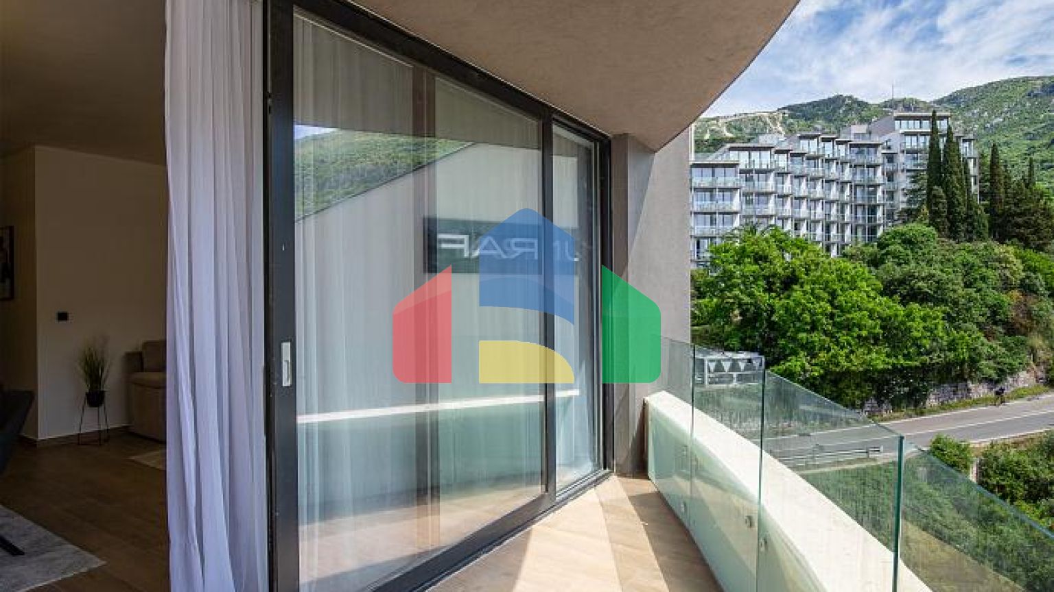 Апартаменты на 1 этаже площадью 81 м² с 2 спальнями и 2 санузлами