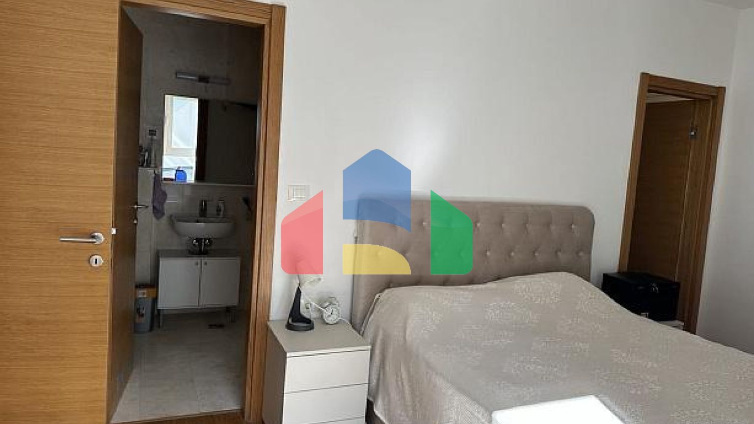 Просторная квартира с панорамным видом на море в Рафаиловичи — 122 м², гараж включён