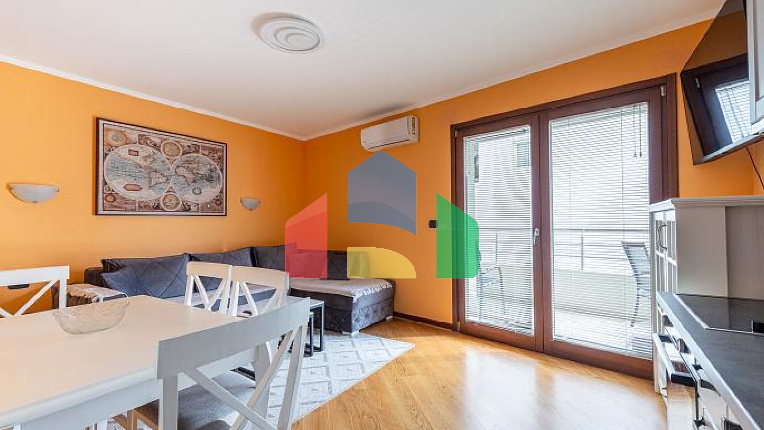 6752 Два апартамента по 57 м² в Рафаиловичи, первая линия