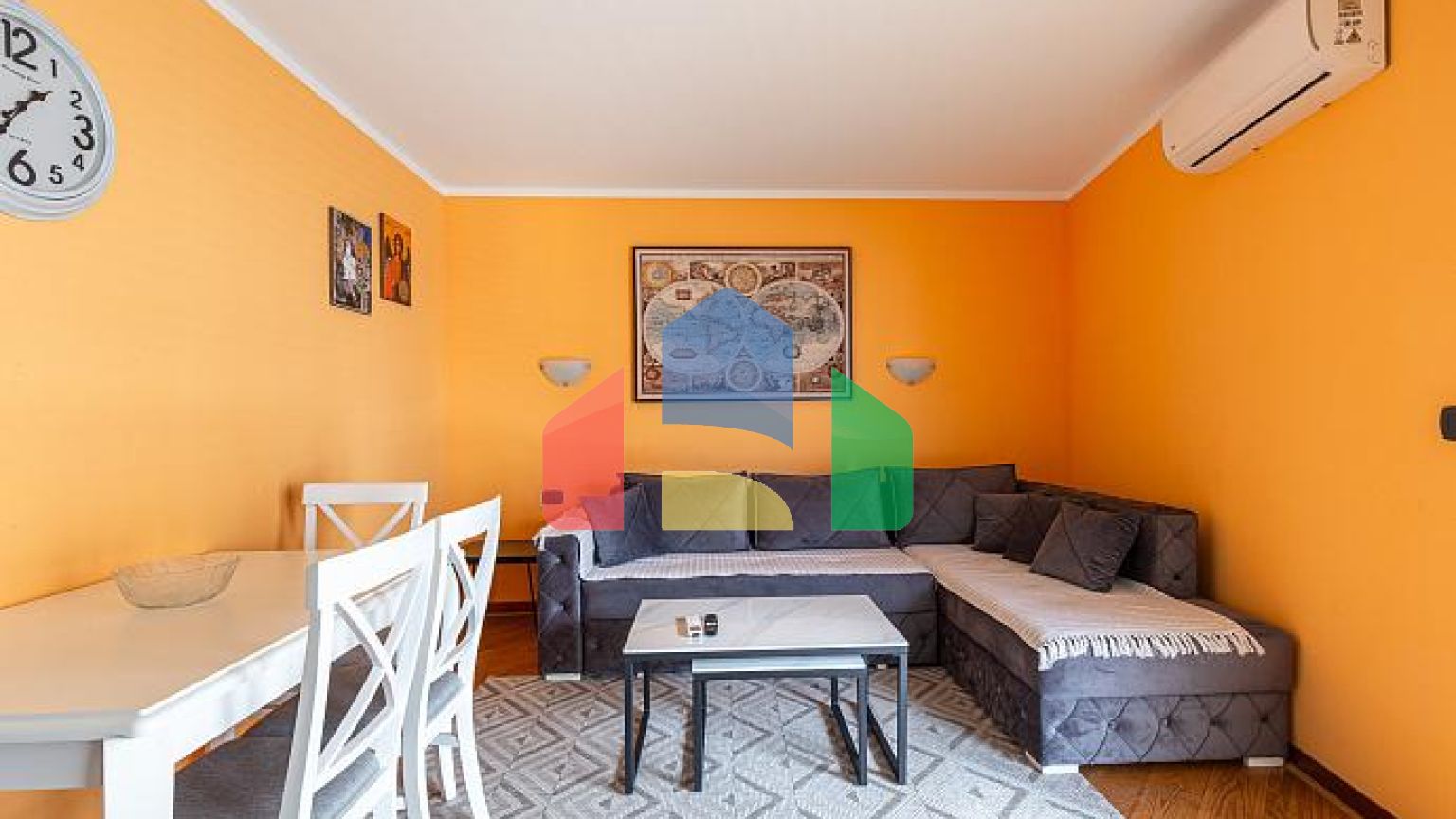 6752 Два апартамента по 57 м² в Рафаиловичи, первая линия