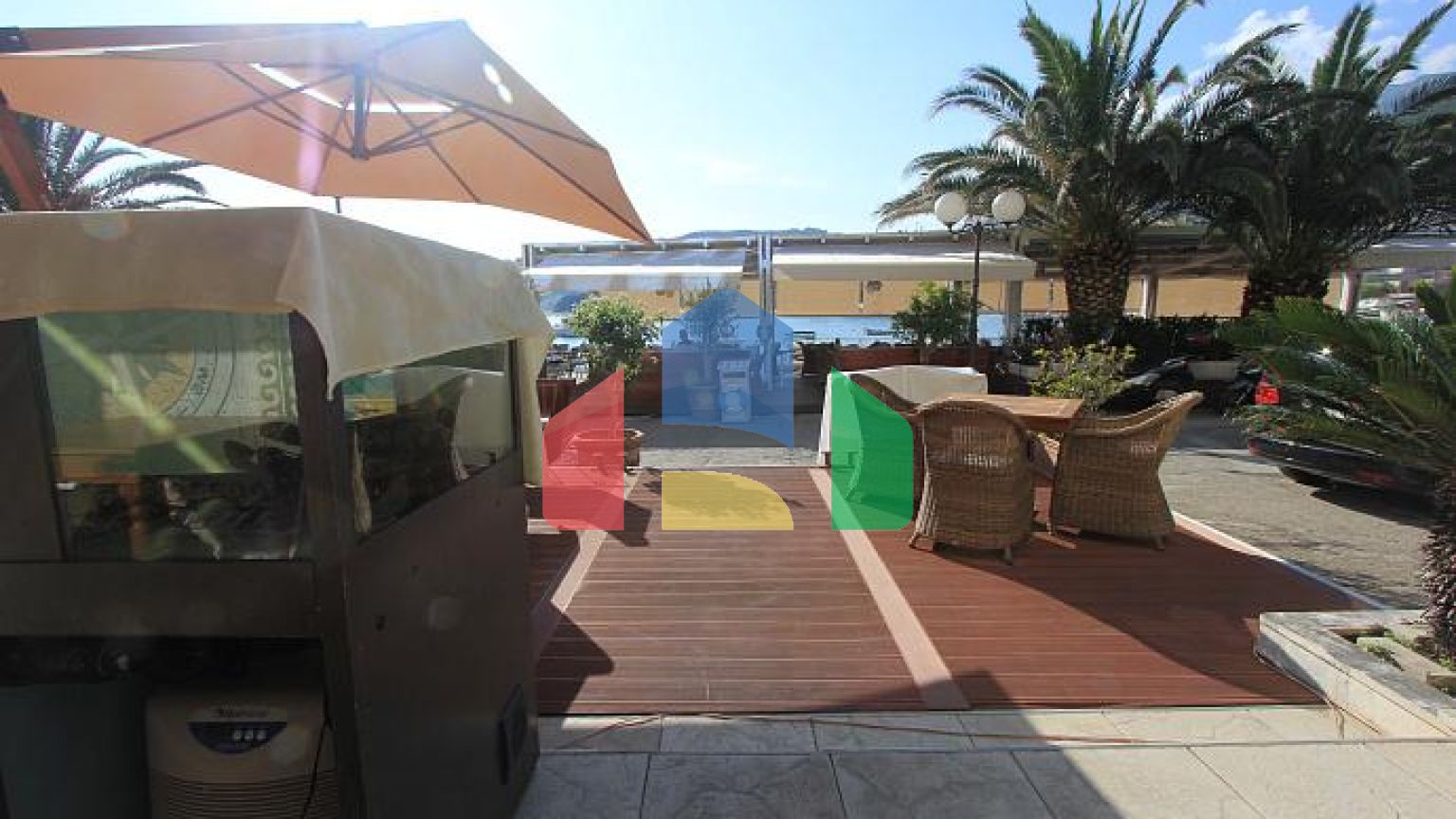 Ресторан на первой линии у моря в Рафаиловичах на продажу