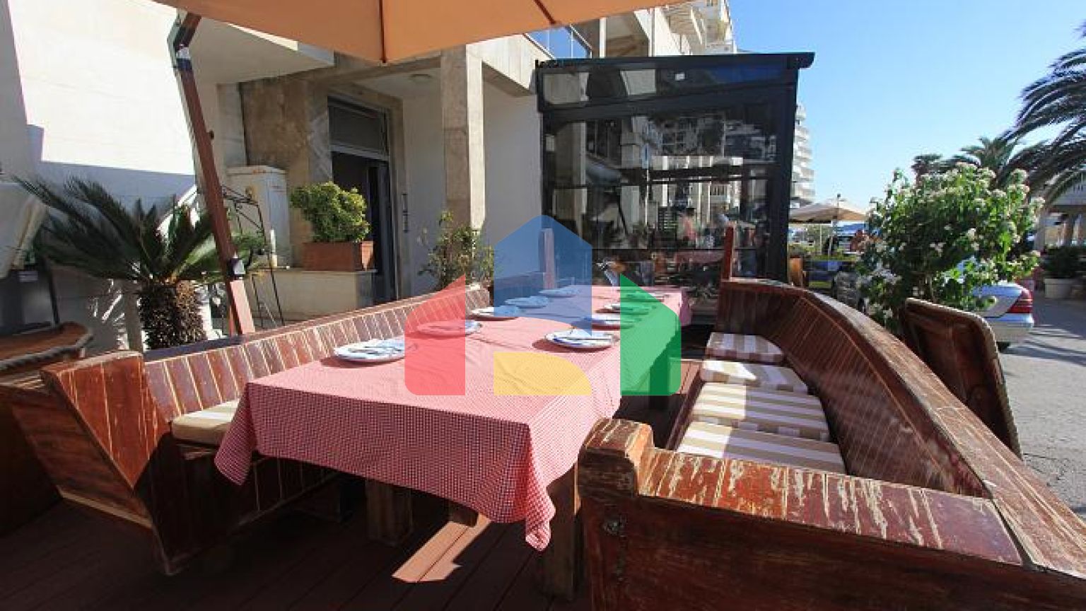 Ресторан на первой линии у моря в Рафаиловичах на продажу