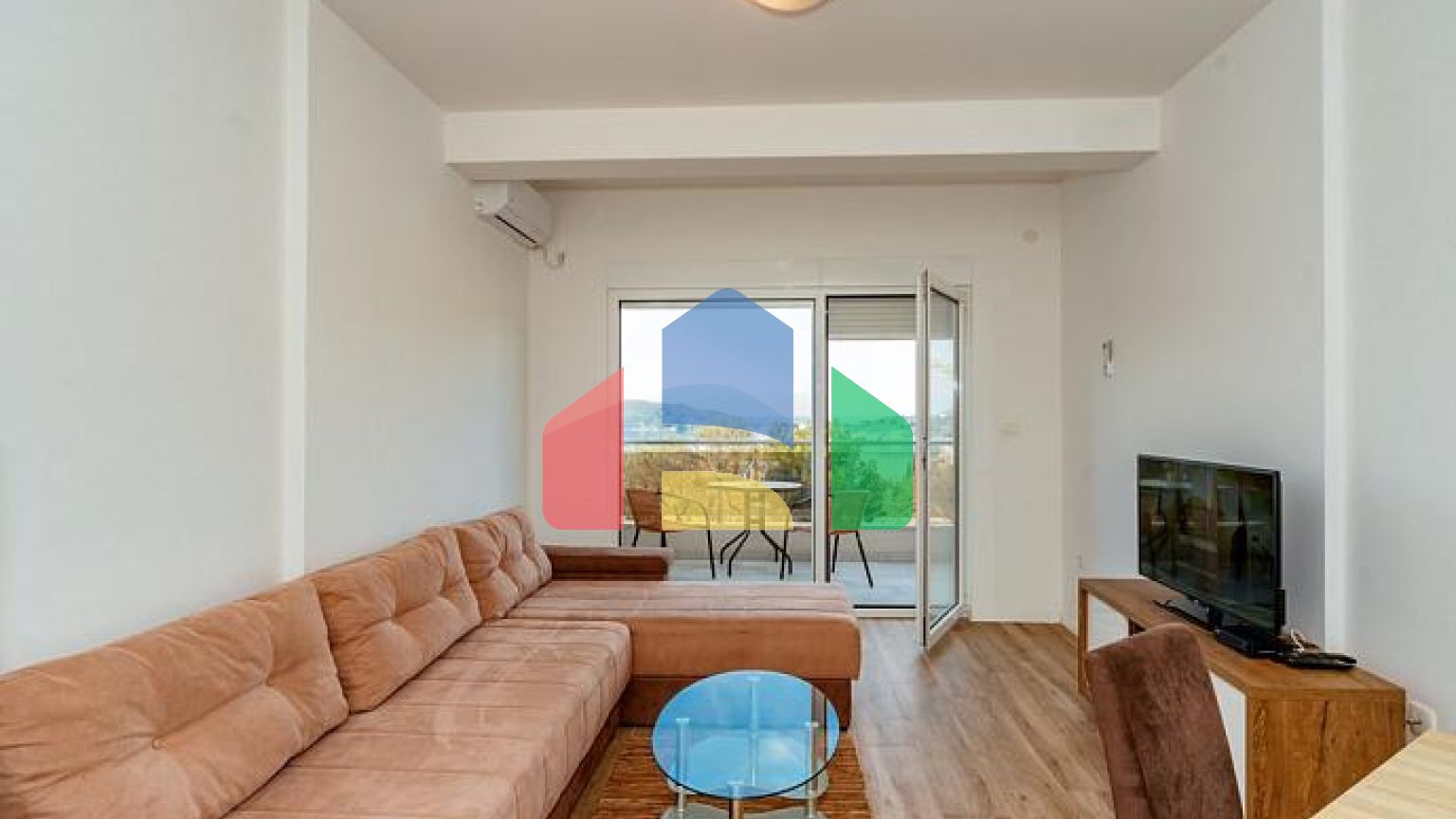 Квартиры с видом на море в двух жилых домах с лифтом в Рафаиловичи.