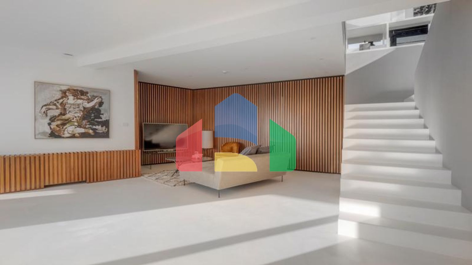 Уникальный пентхаус с бассейном и садом на крыше