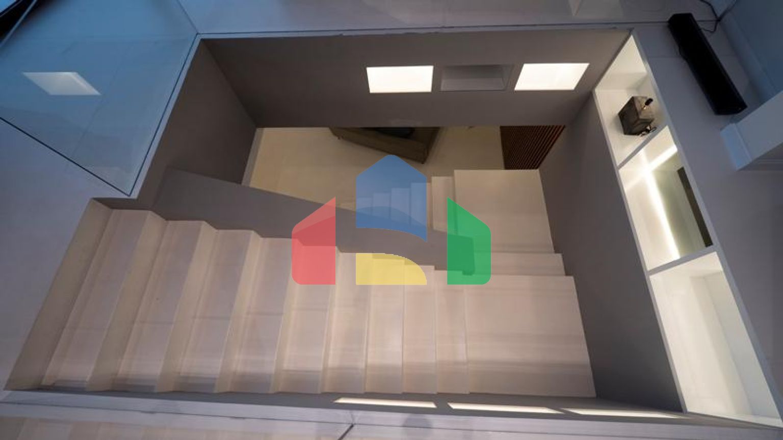 Уникальный пентхаус с бассейном и садом на крыше