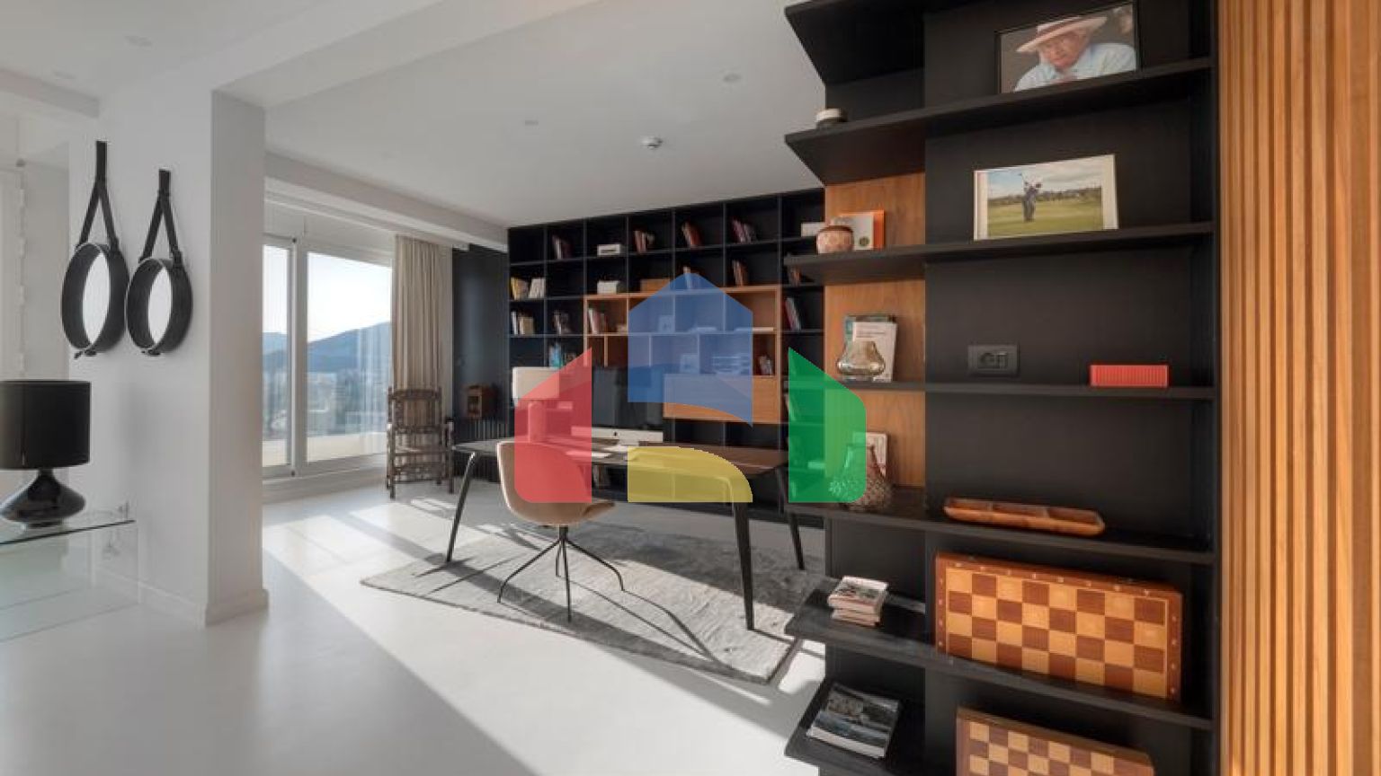 Уникальный пентхаус с бассейном и садом на крыше