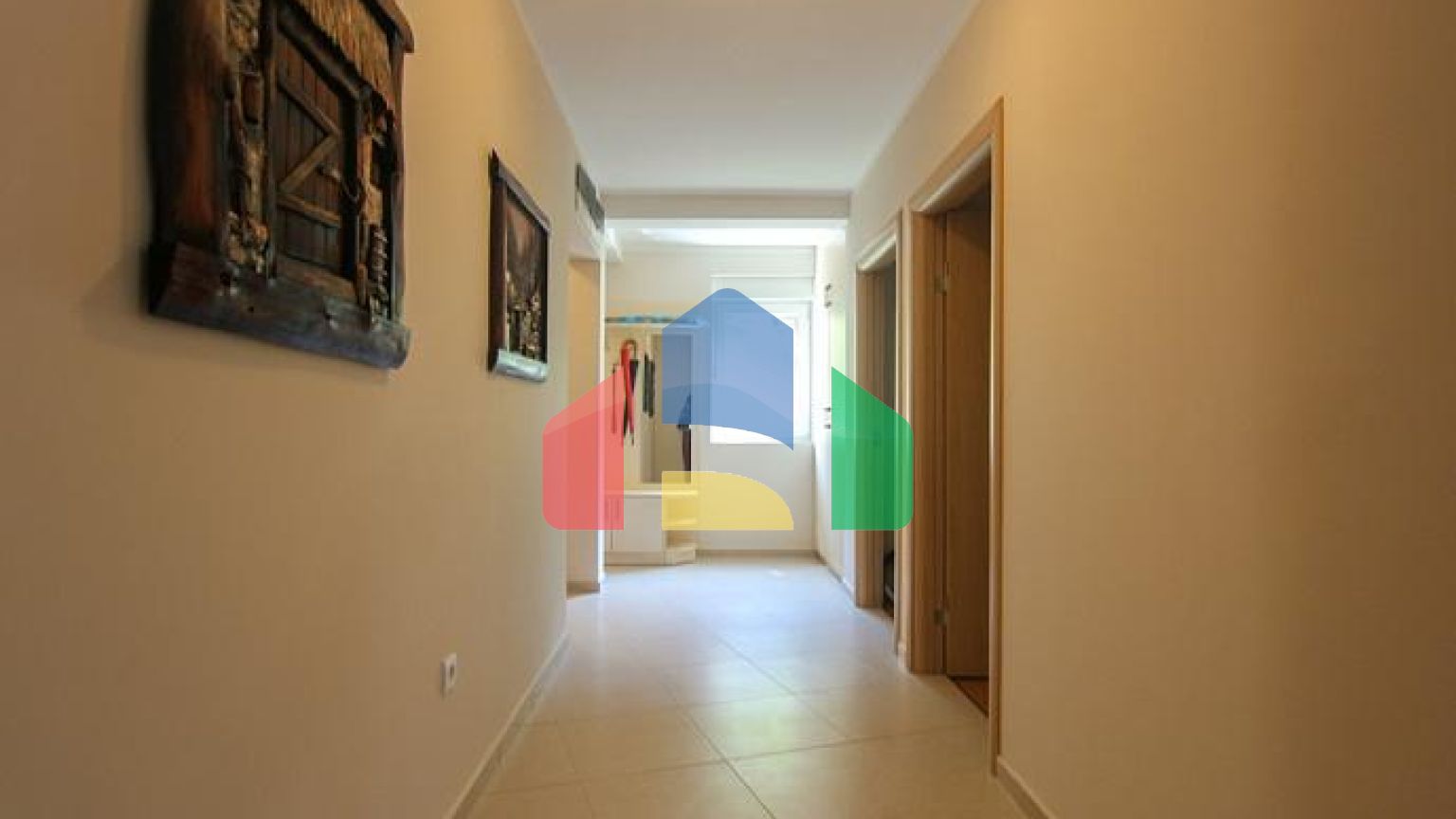 Квартира с панорамным видом на море и гаражом в Рафаиловичах