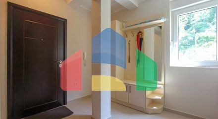 Квартира с панорамным видом на море и гаражом в Рафаиловичах Квартира с панорамным видом на море и гаражом в Рафаиловичах